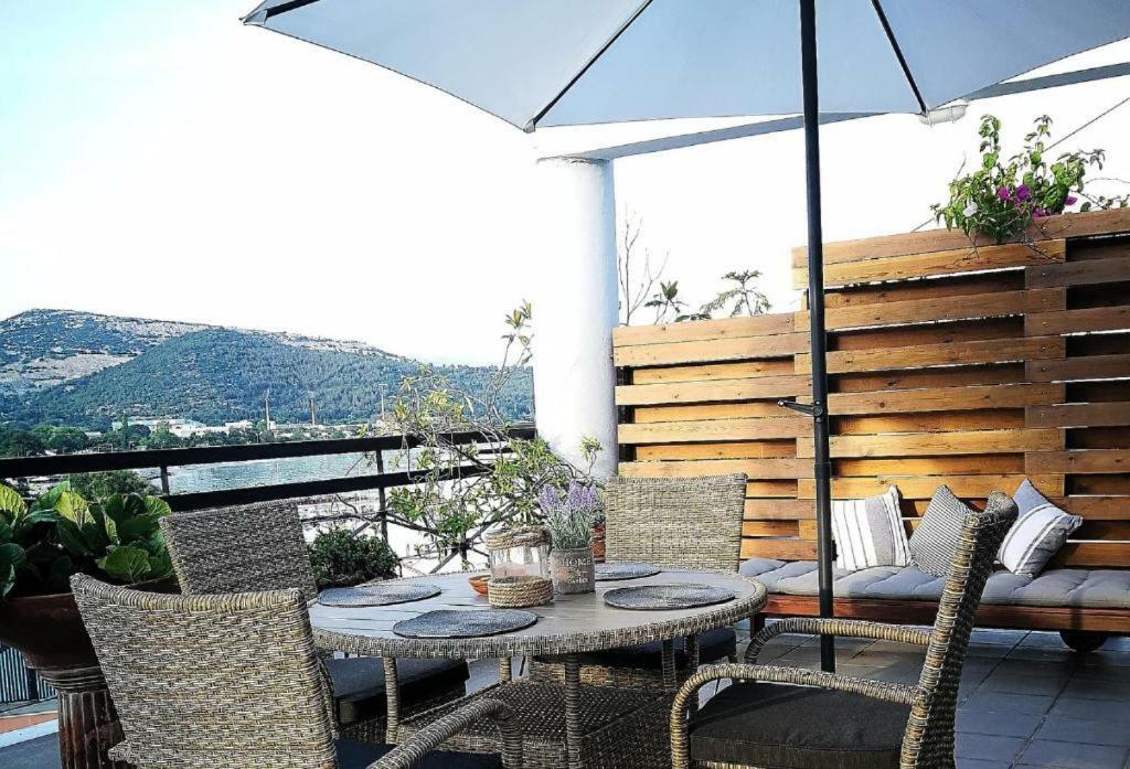 Port View Suites 2 Kavala Bagian luar foto