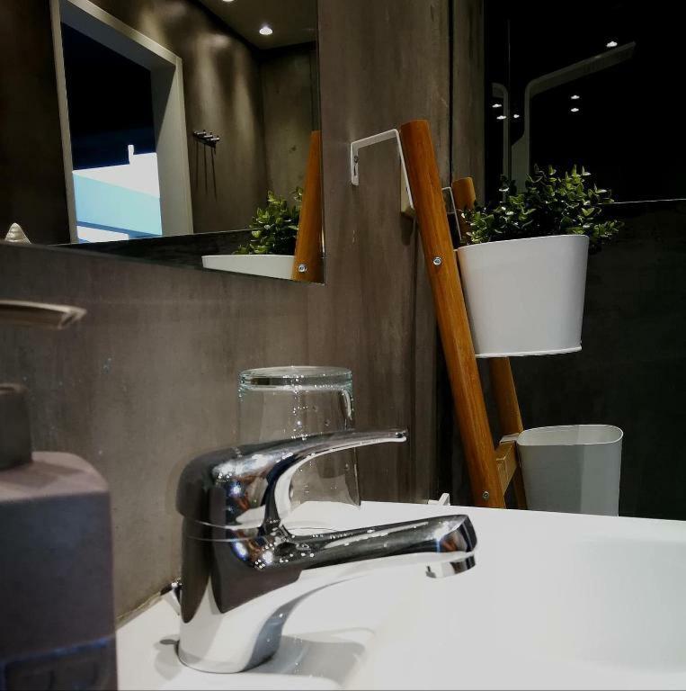 Port View Suites 2 Kavala Bagian luar foto