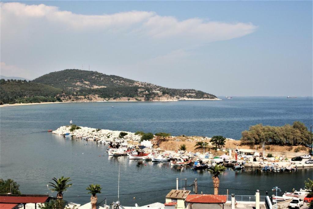 Port View Suites 2 Kavala Bagian luar foto